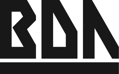 Logo BDA in nero con caratteri geometrici bold su sfondo bianco